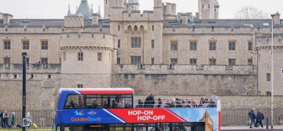 London Open-Top Bus and Buckingham Palace-2