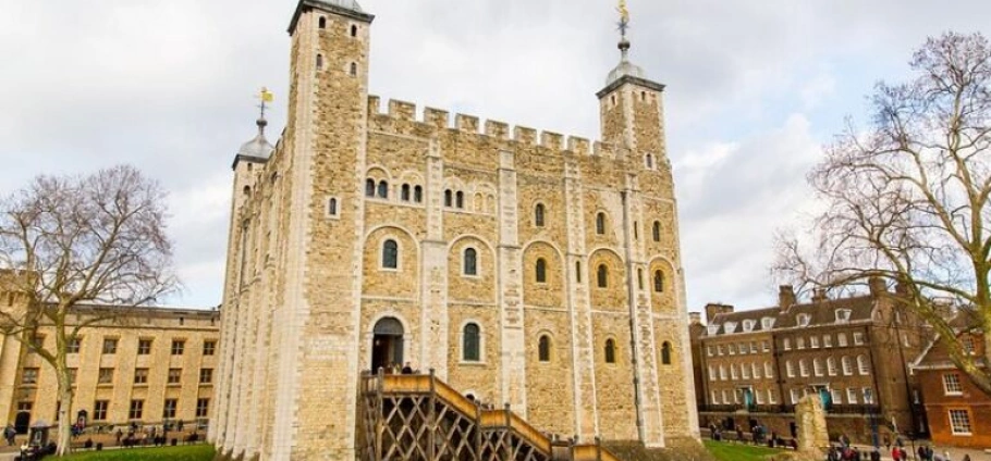 London Tower of History and Crown Jewels-10