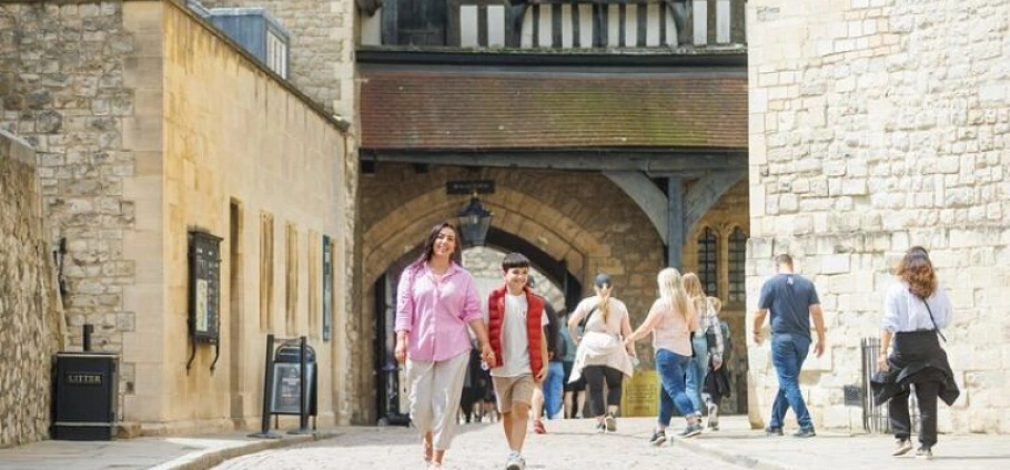 London Tower of History and Crown Jewels-7