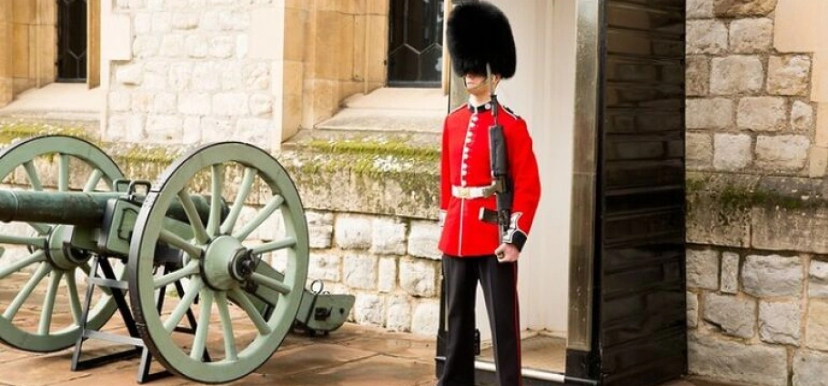 London Tower of History and Crown Jewels-19