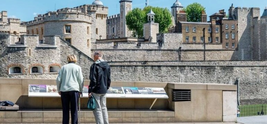 London Tower of History and Crown Jewels-16