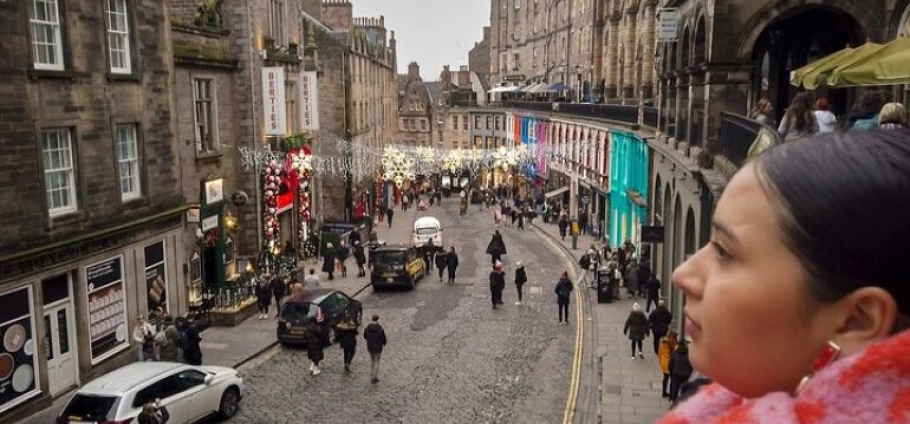Edinburgh Cinematic Walking Experience and Portraits-13