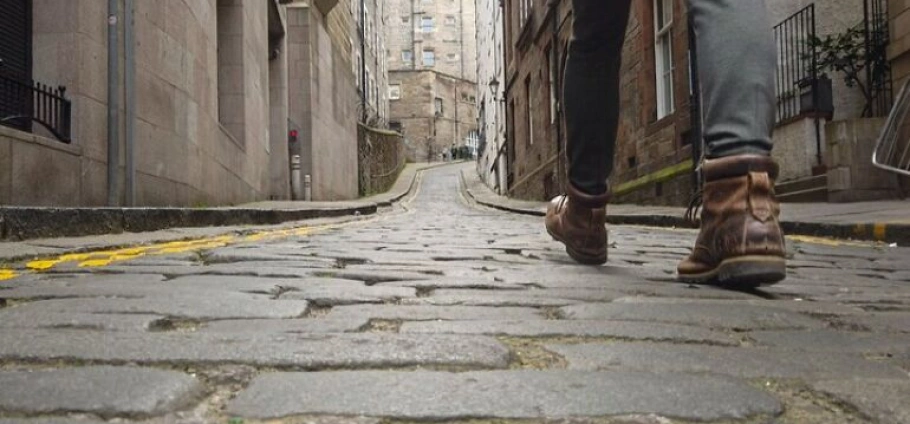 Edinburgh Cinematic Walking Experience and Portraits-6