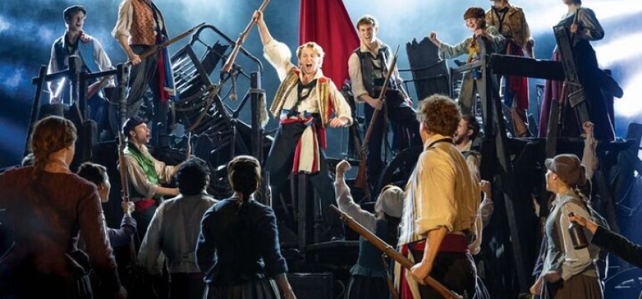 London Les Misérables Theatre Experience-1