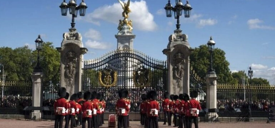 London Unique Changing of the Guards Tour-6