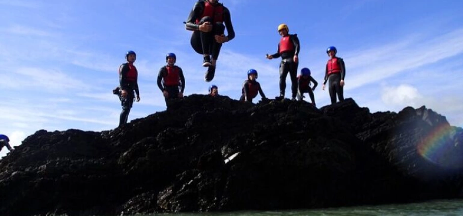 Baggy Point Coasteering Adventure Experience-4