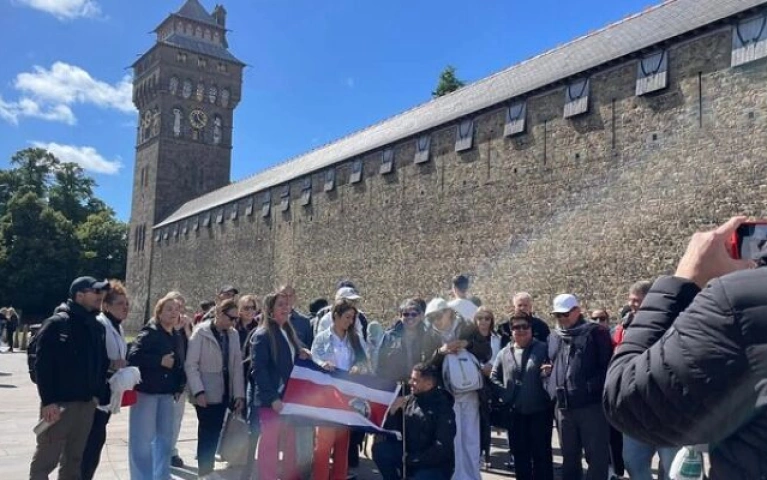 Cardiff Full-Day History and Culture Tour
