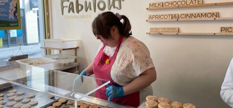 Cardiff Culinary Culture and History Tour-1