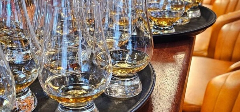 Edinburgh Whisky Masterclass and Tasting Experience-3