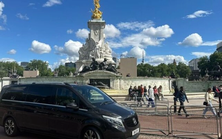London Private Historical Landmarks Tour Experience