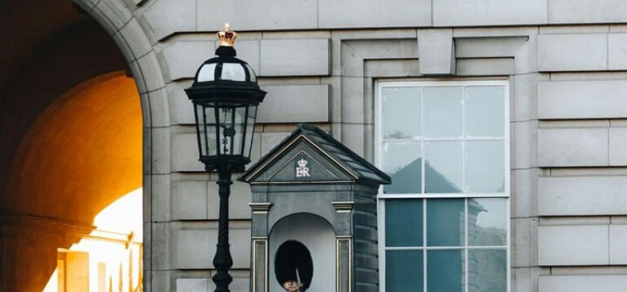 London Premium Sightseeing and Guard Experience-15