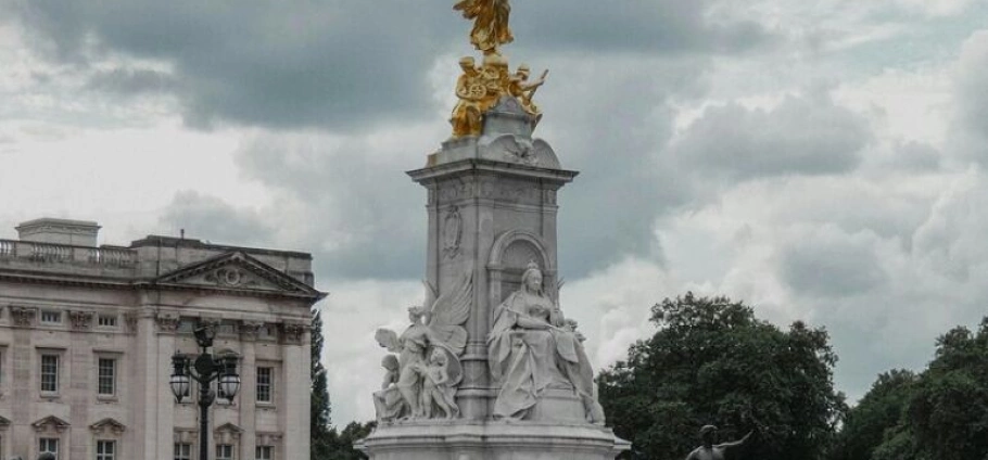 London Premium Sightseeing and Guard Experience-17
