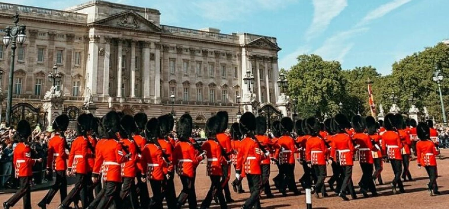 London Premium Sightseeing and Walking Tour-1