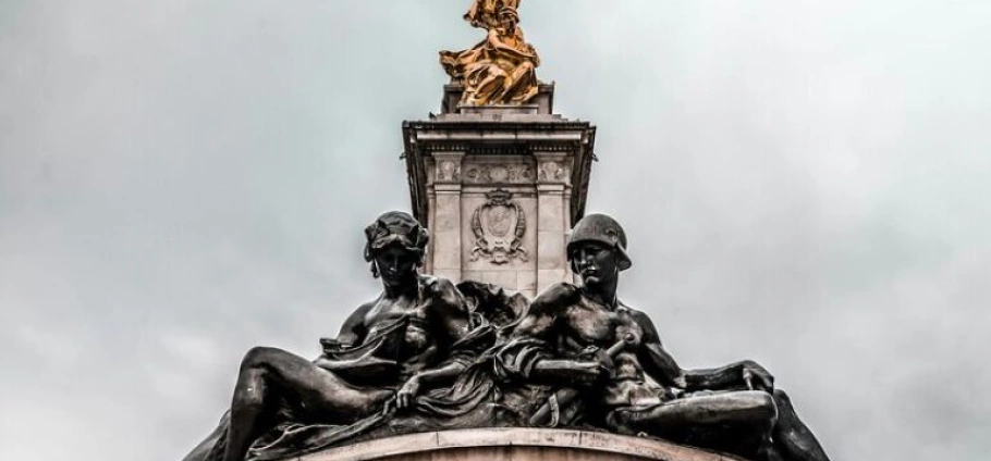 London Premium Sightseeing and Walking Tour-8