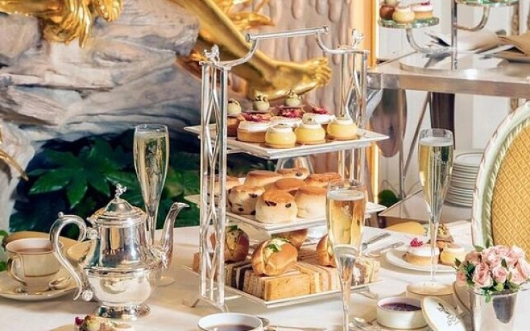 London Private Luxury Tour and Afternoon Tea