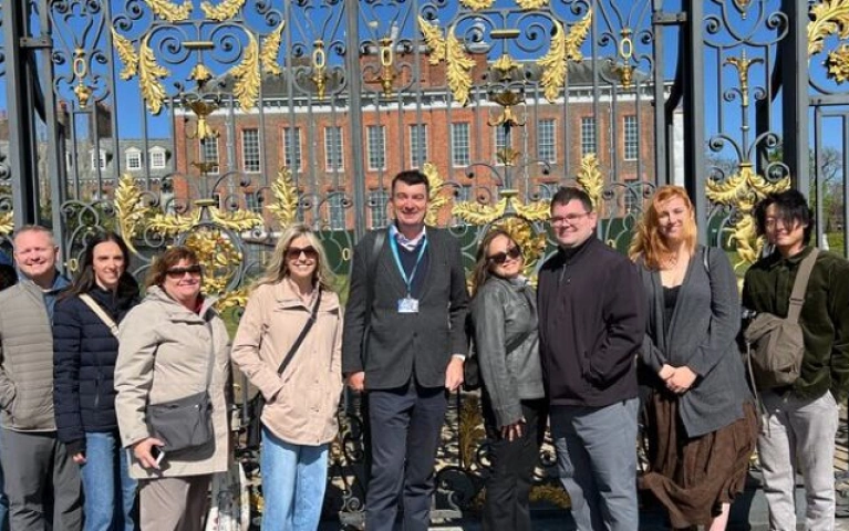 Kensington Palace Guided Tour and Tea