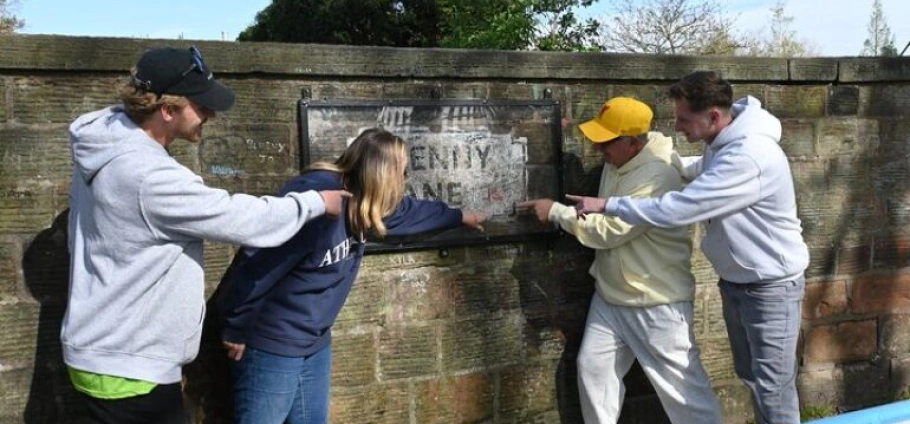 Liverpool Beatles History and Music Tour-13
