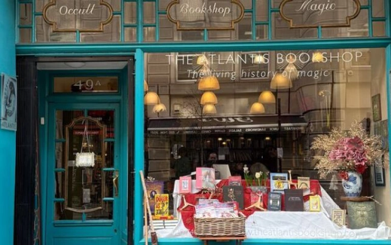 London Bookshop Walking Tour Experience