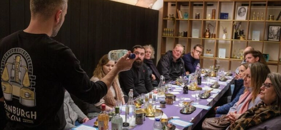 Edinburgh Classic Gin Tour and Tasting-6