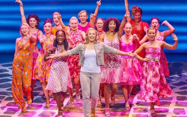 London Dinner and MAMMA MIA! Theatre Experience