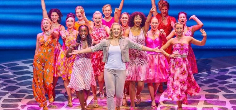 London Dinner and MAMMA MIA! Theatre Experience-1