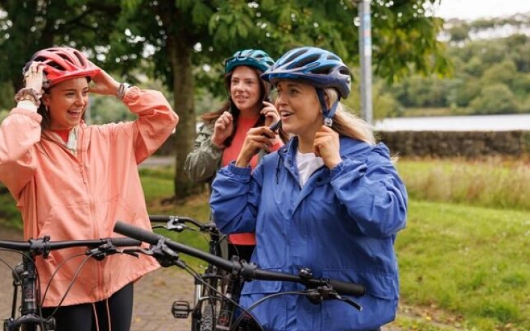 Belfast E-Bike Adventure and City Tour
