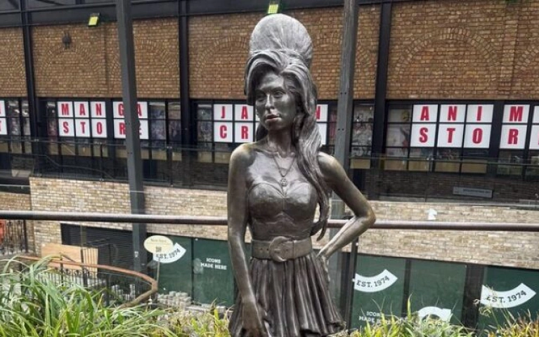 Camden Amy Winehouse Walking Tour Experience