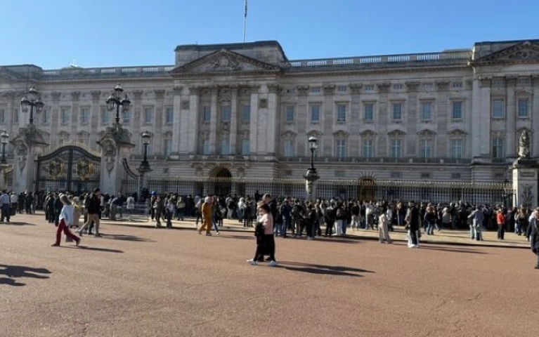 London Royal Residences and History Tour