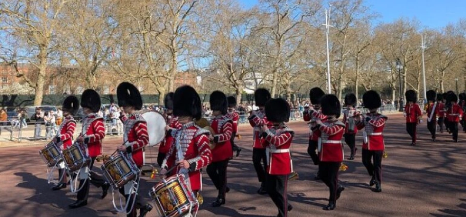 London Changing of the Guard Walking Tour-12