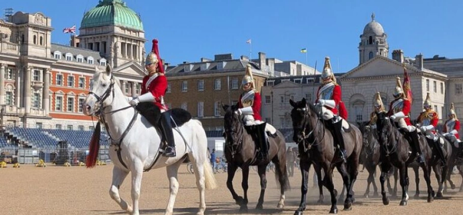 London Changing of the Guard Walking Tour-11