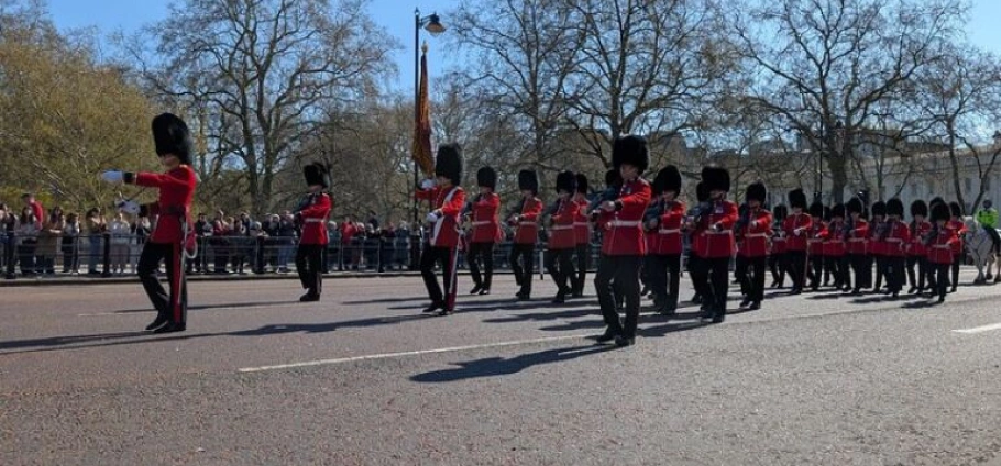 London Changing of the Guard Walking Tour-9