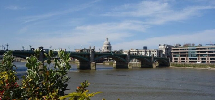 London River Tour and Historic Landmark Exploration-21