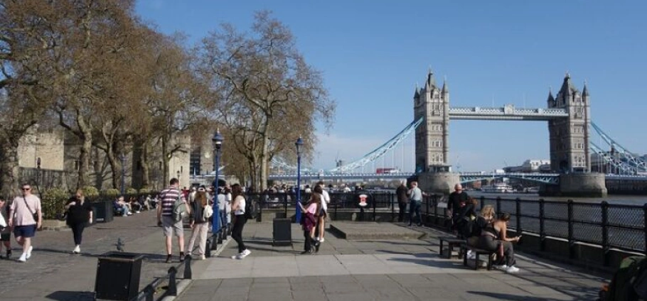 London Landmarks and History Walking Tour-6