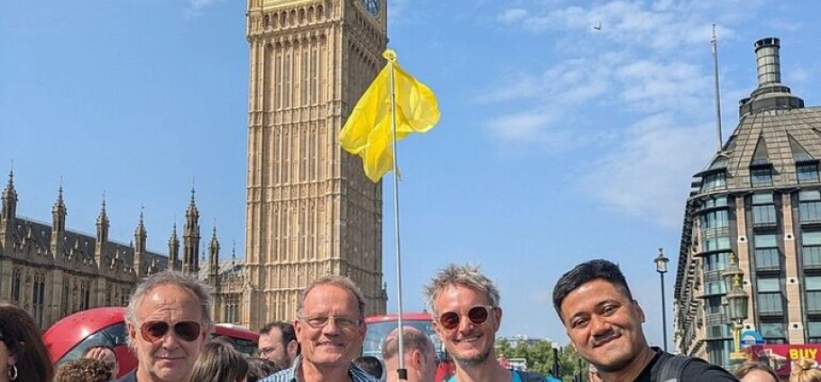 London Landmarks and History Walking Tour-4