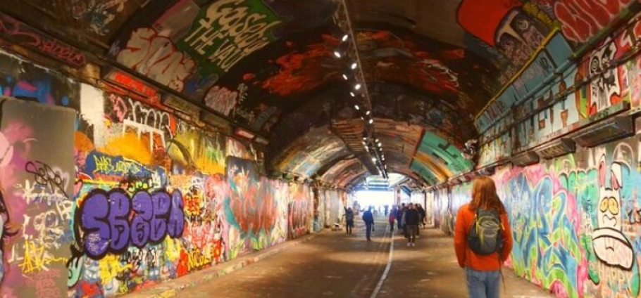 London Landmarks and History Walking Tour-14