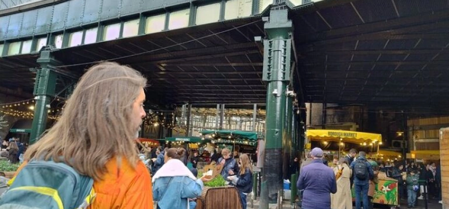London Landmarks and History Walking Tour-15