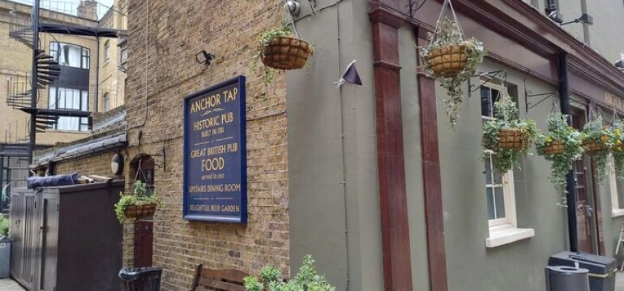 London Landmarks and History Walking Tour-17