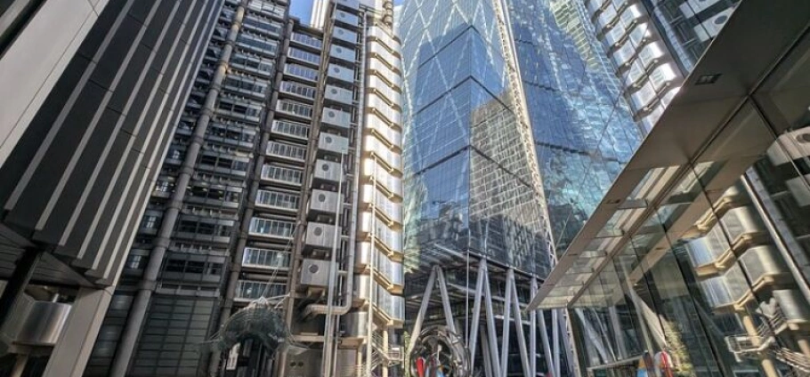 London Iconic Modern Buildings Walking Tour-3