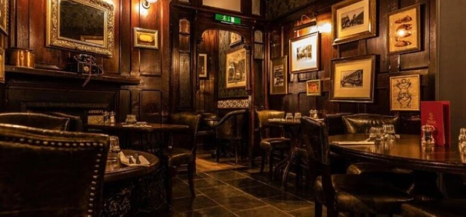Farringdon Historic Pubs and Smithfield Tour-5