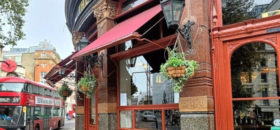 Farringdon Historic Pubs and Smithfield Tour-6
