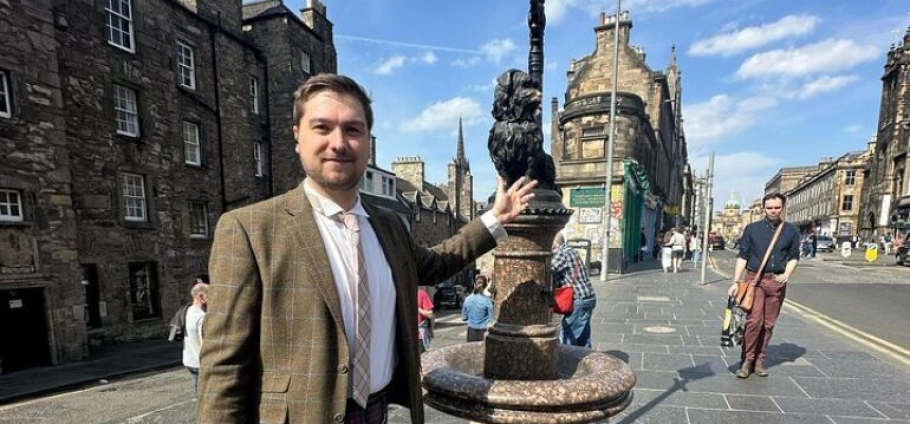 Edinburgh Walking Tour and Whisky Tasting-12