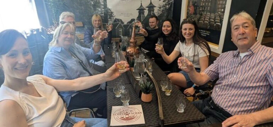 Edinburgh Walking Tour and Whisky Tasting-18