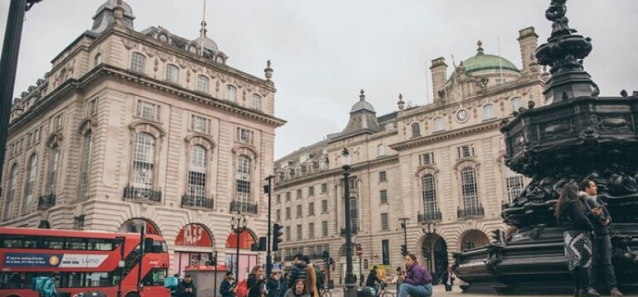 London Historic Walking Tour and Pub Experience-8