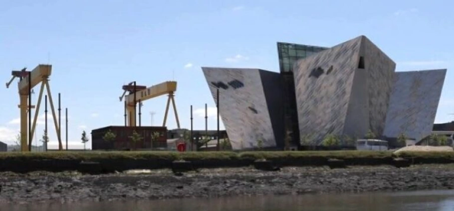 Belfast History and Culture Walking Tour-1