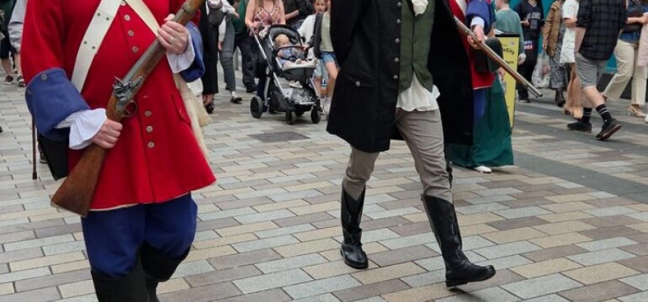 Belfast History and Culture Walking Tour-2