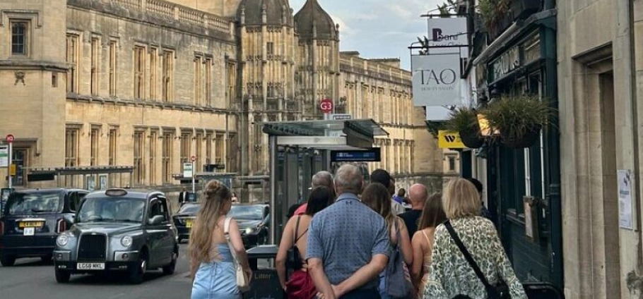 Oxford Historic Pubs Evening Walking Tour-8