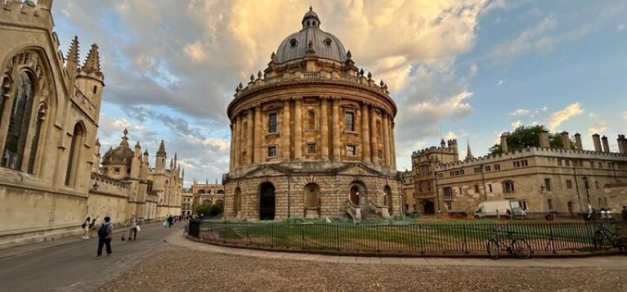 Oxford Historic Pubs Evening Walking Tour-2