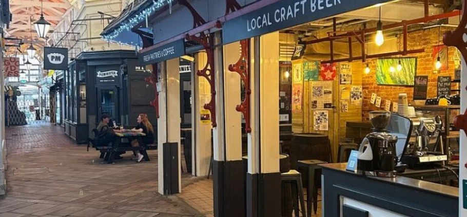 Oxford Historic Pubs Evening Walking Tour-14