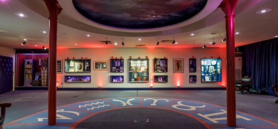 London Magic Circle Guided Tour Experience-4