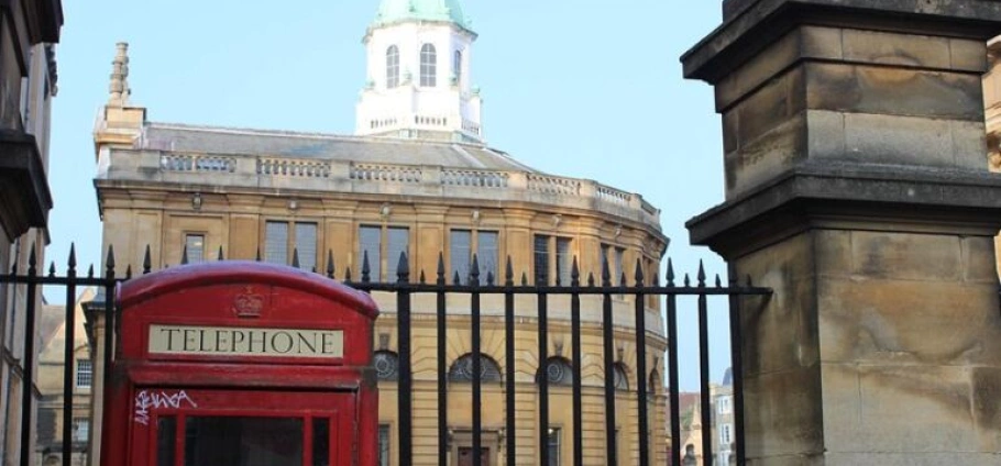 Oxford Detective Walking Tour Experience-7